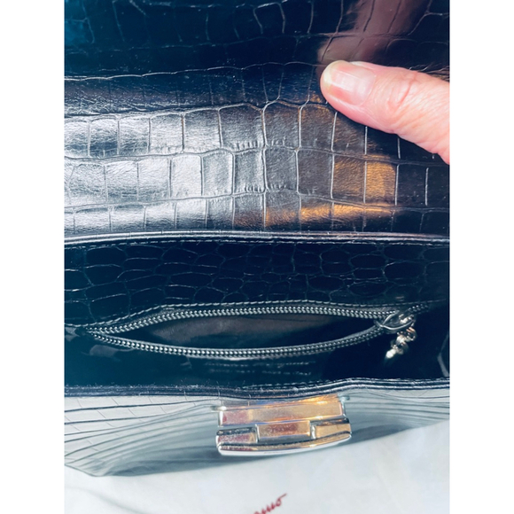 Women's Salvatore Ferragamo Vintage Black Leather Shoulder Bag EUC - Picture 11 of 16